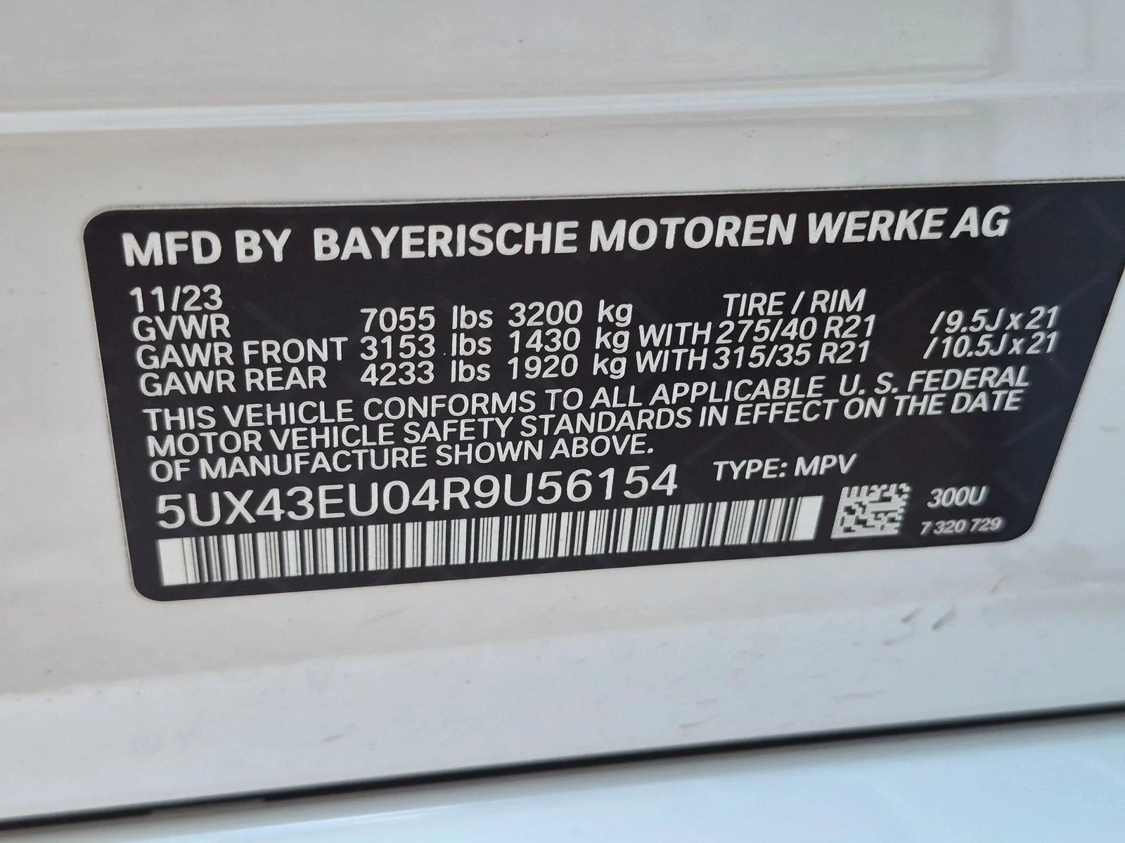 Used 2024 Alpine White BMW xDrive50e image 24