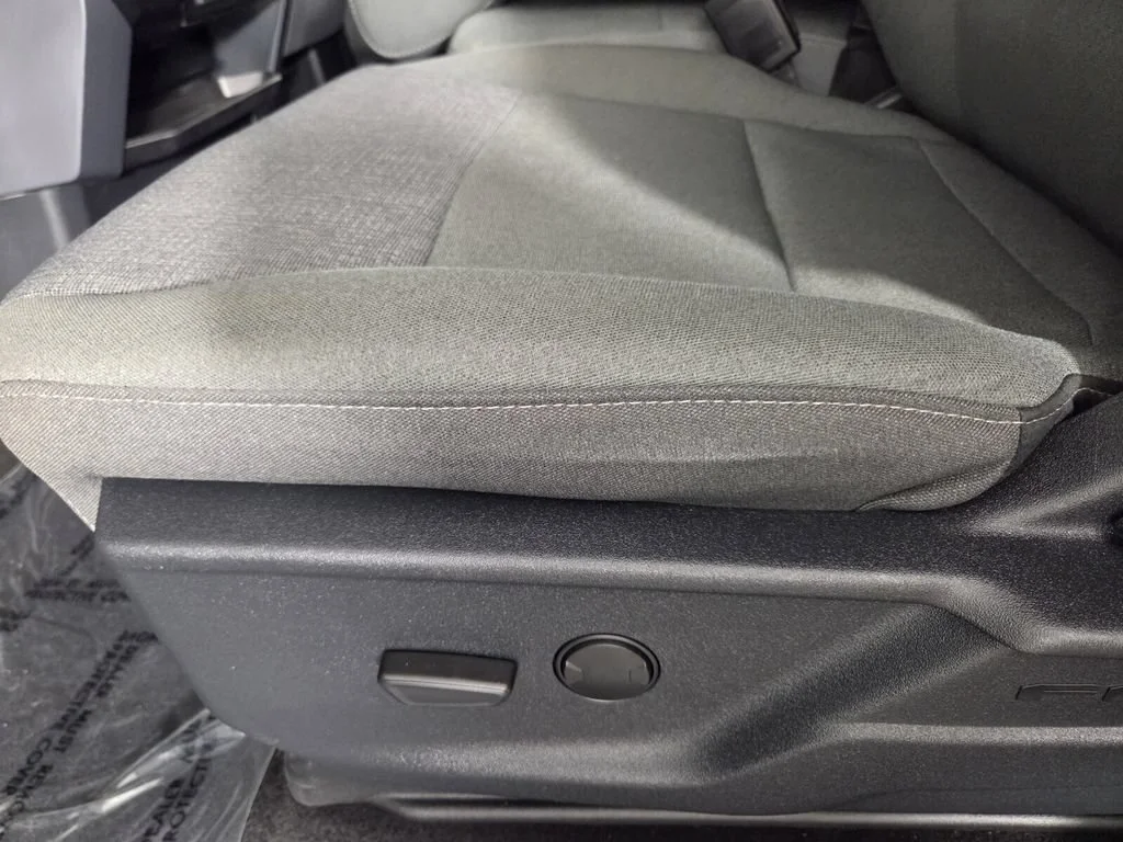Used 2025 Black Metallic Ford XLT image 11