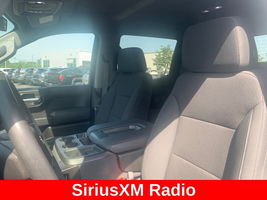 Used 2021 White Chevrolet Custom image 10
