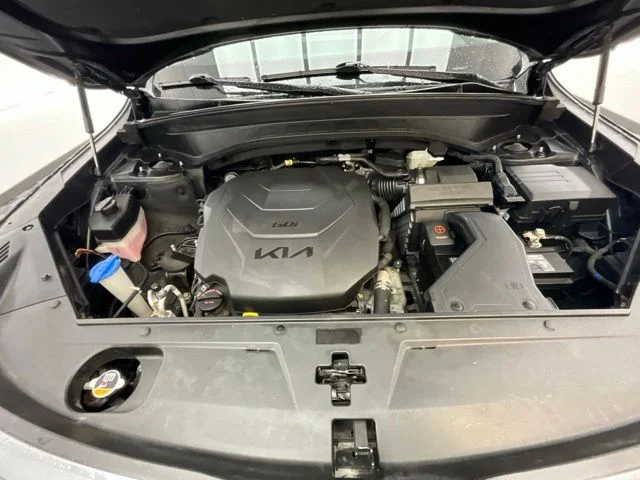 Used 2022 Black Kia LX image 31
