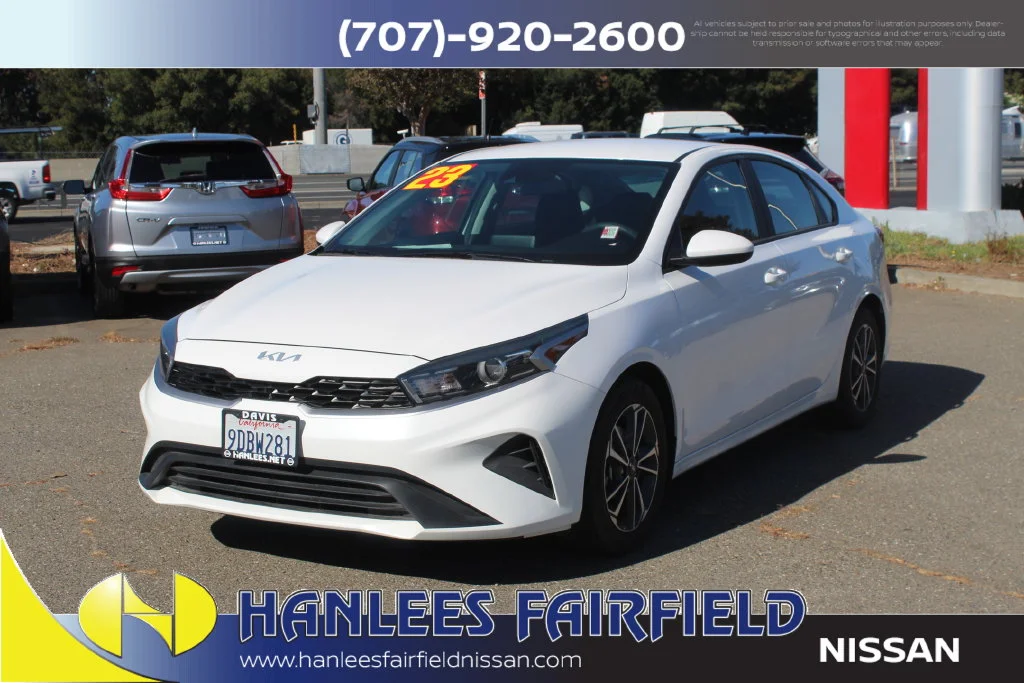 2023 Kia Forte LXS - Photo 3