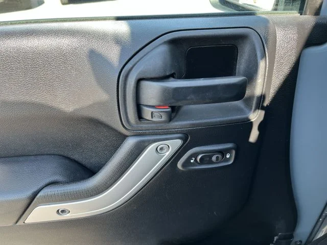 Used 2014 Gray Jeep Sahara image 17