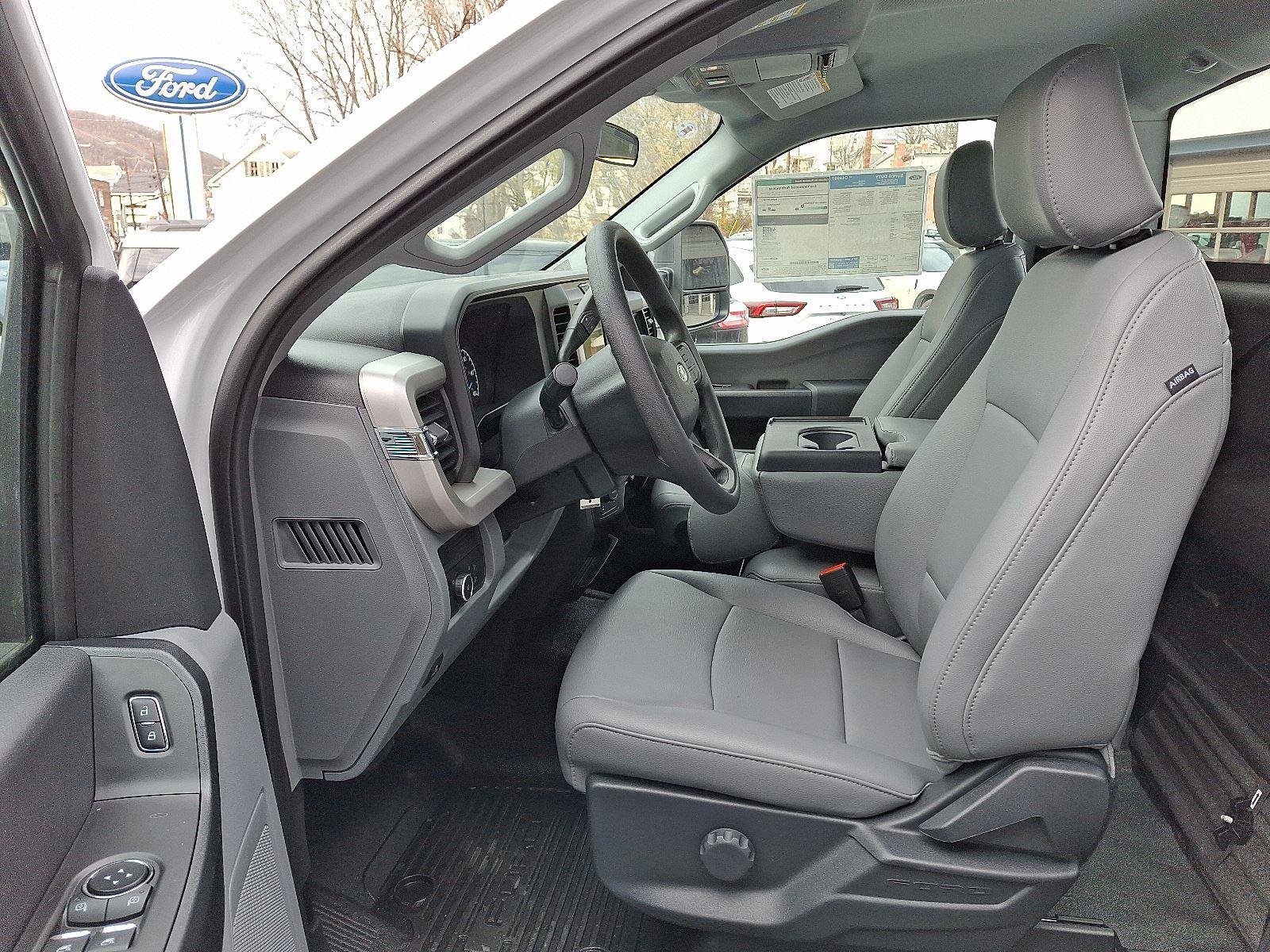 2026 Ford F-350 Super Duty XL - Photo 9