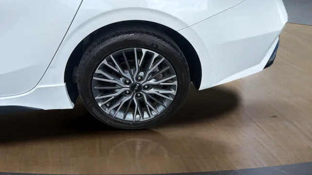 Used 2024 White Kia GT-Line image 28
