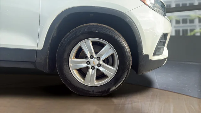 Used 2019 White Chevrolet LT image 25