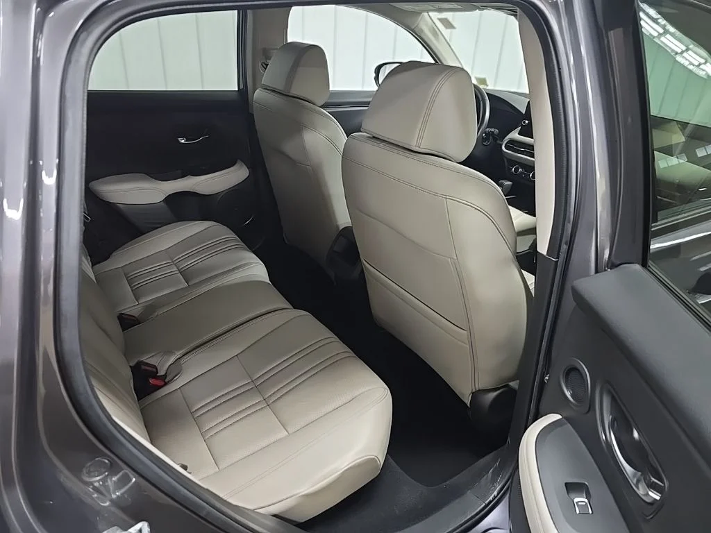 Used 2023 Gray Honda EX-L image 18