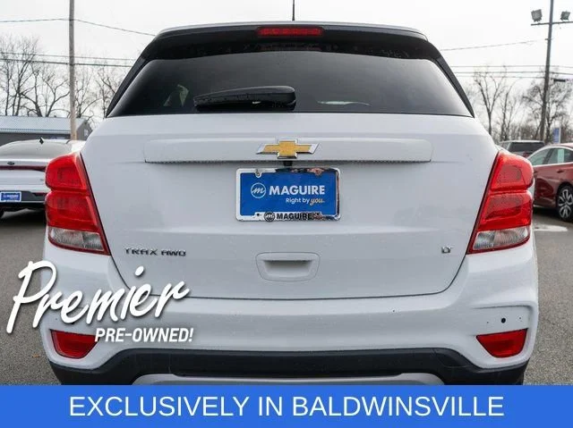 Used 2020 SUMMIT WHITE Chevrolet LT image 7