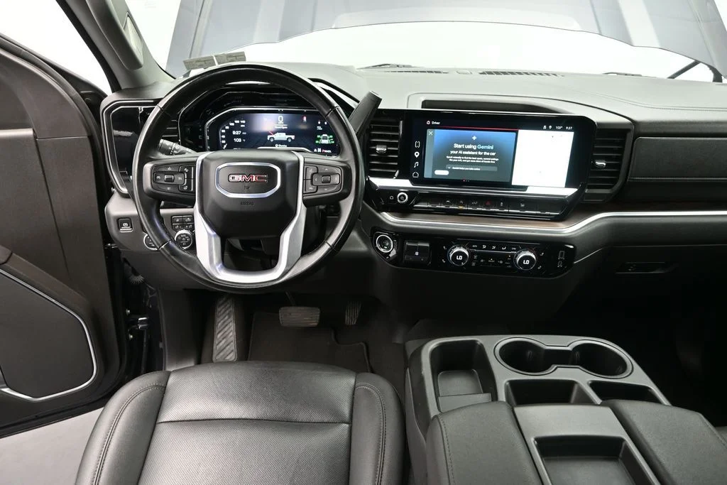 Used 2025 Silver GMC SLT image 18