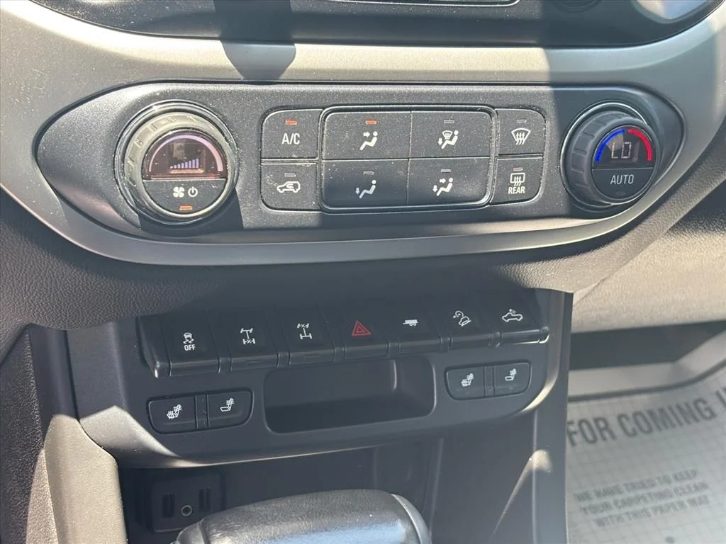 Used 2019 White Chevrolet ZR2 image 17