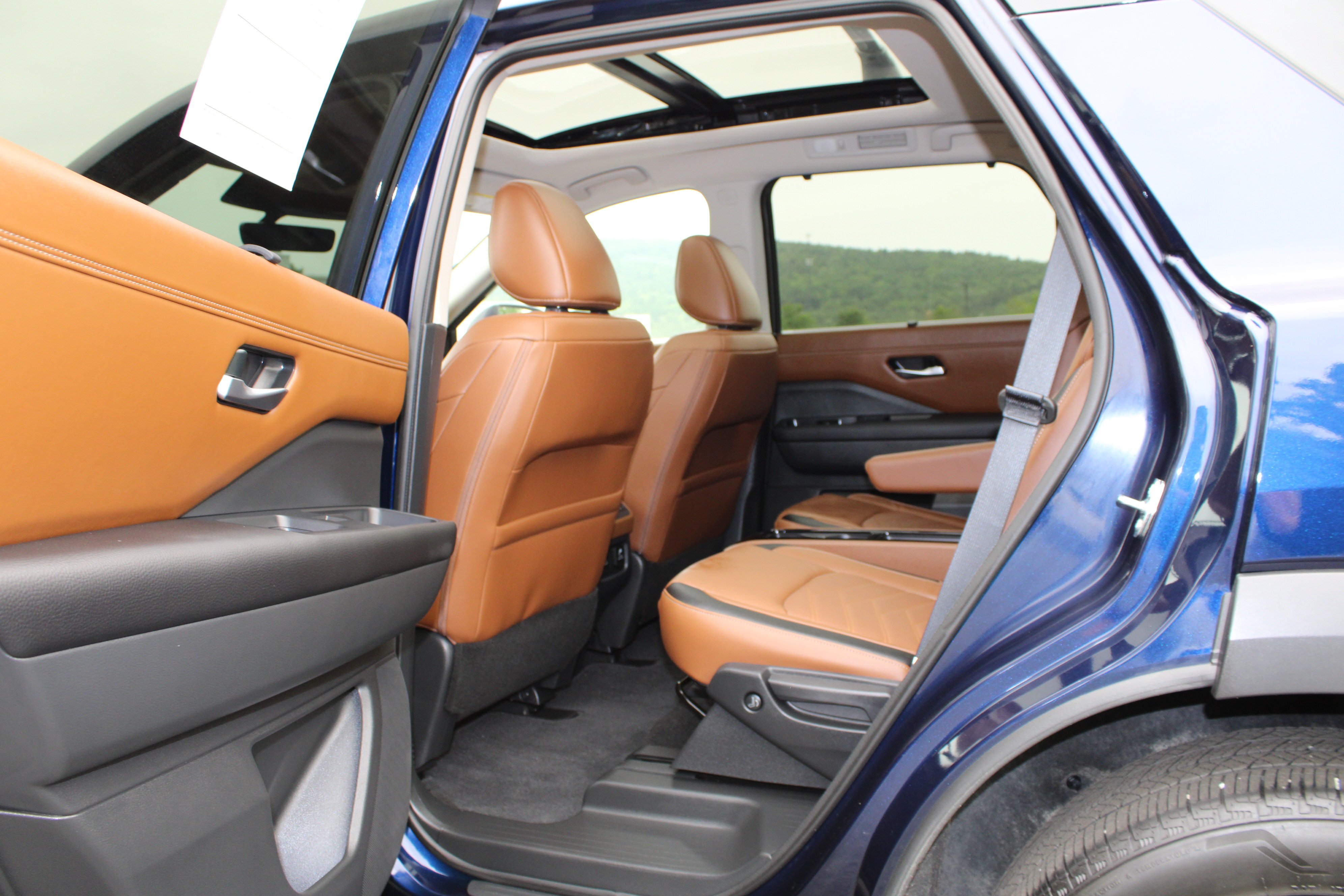 Used 2024 Deep Ocean Blue Pearl Nissan Platinum image 16