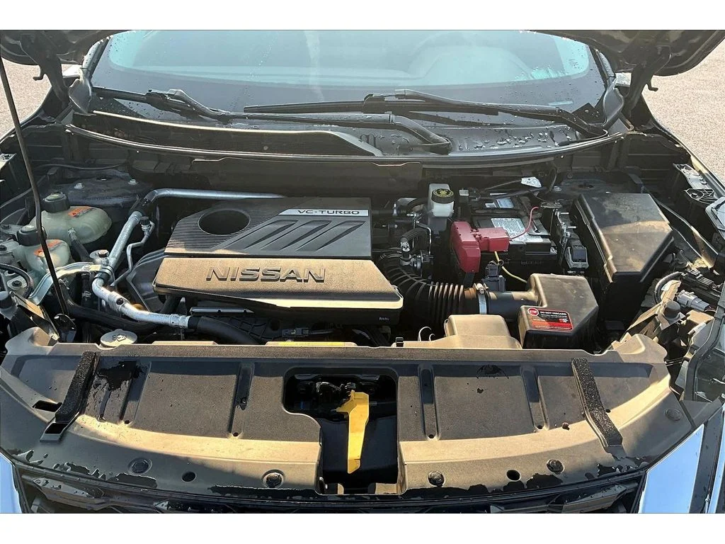 Used 2023  Nissan SV image 8