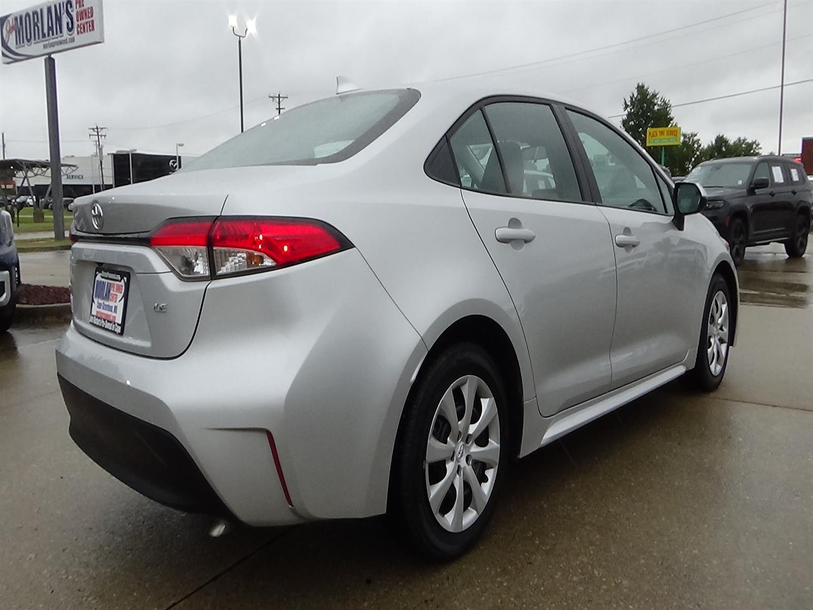 Used 2025 Classic Silver Metallic (1f7) Toyota LE image 7