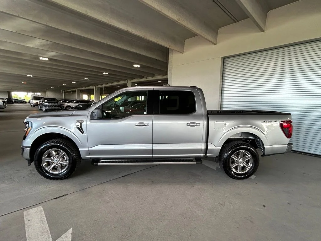 Used 2025 Silver Metallic Ford XLT image 2