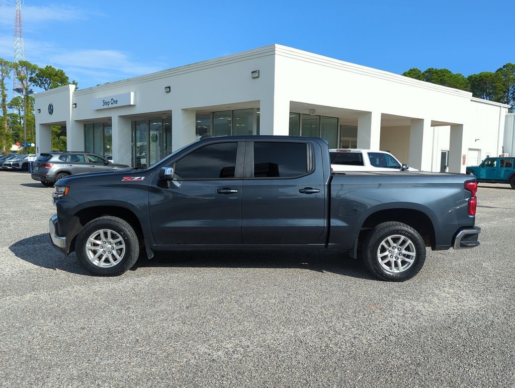 Used 2022 Gray Chevrolet LT image 4
