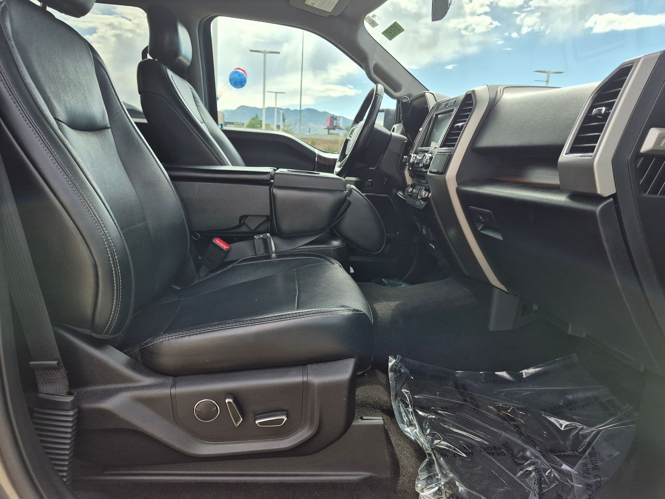 Used 2017 Gray Ford XL image 29