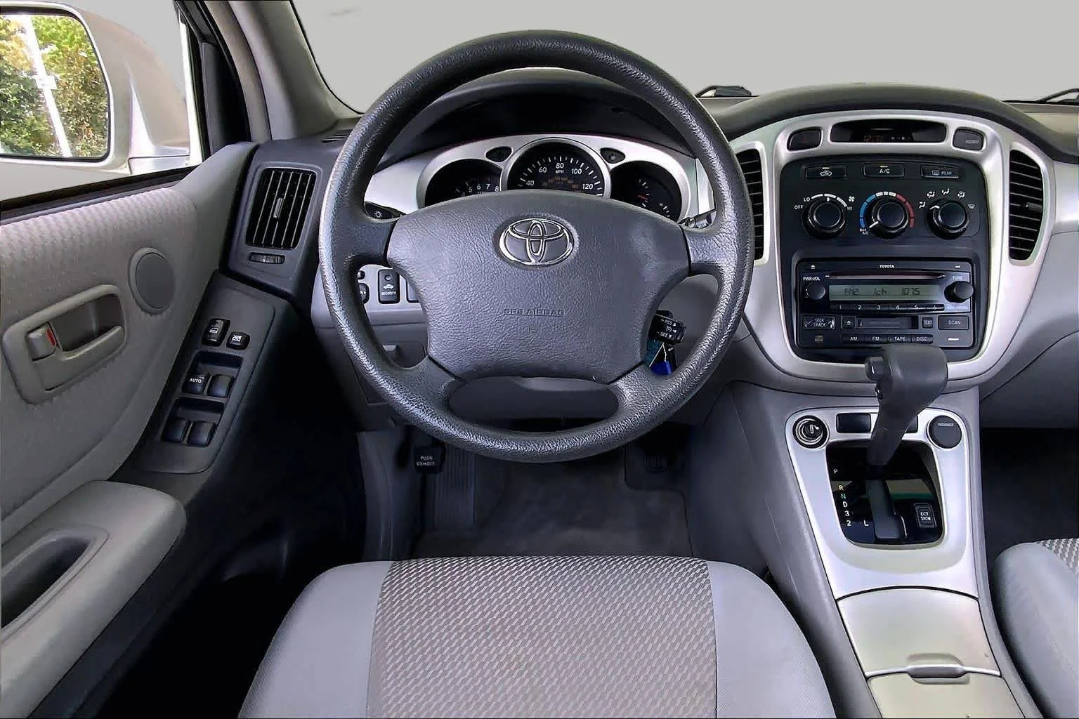 Used 2007 Millenium Silver Metallic Toyota  image 5