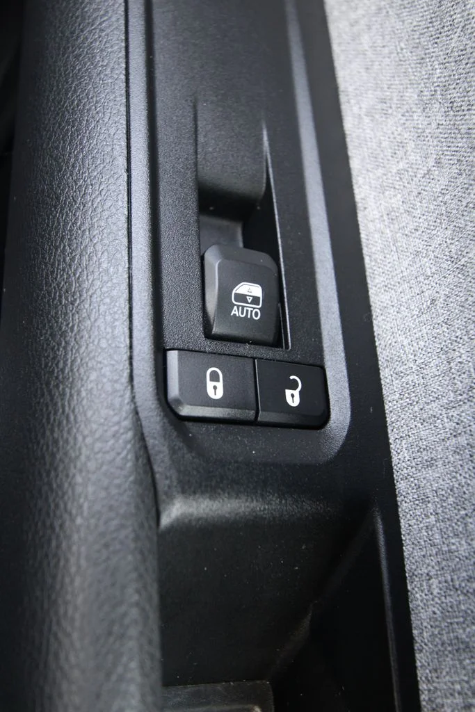 Used 2022 Blue Jeep Latitude Lux image 25