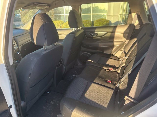 Used 2020 White Nissan SV image 18