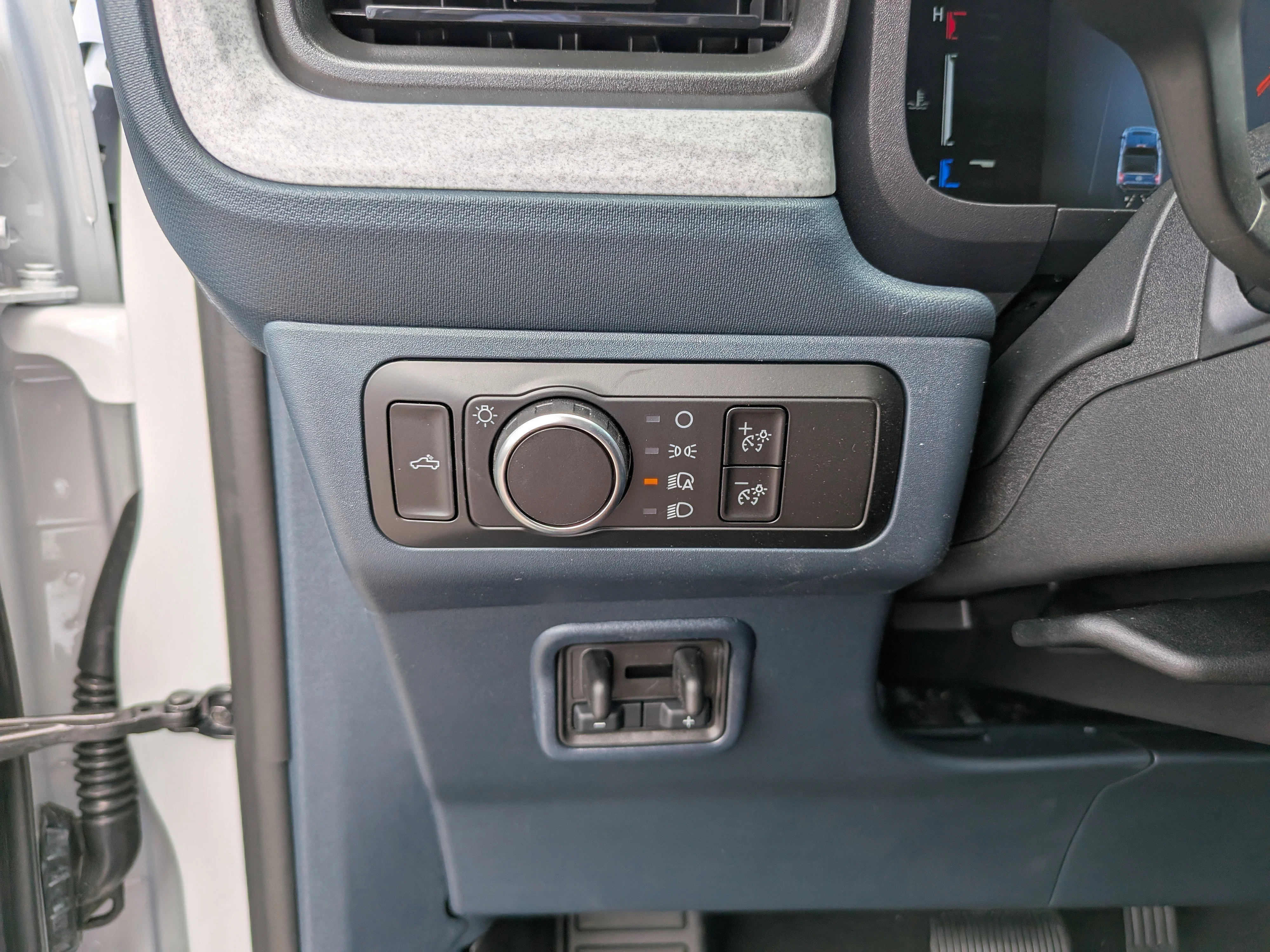 New 2026 Oxford White Ford XLT image 25