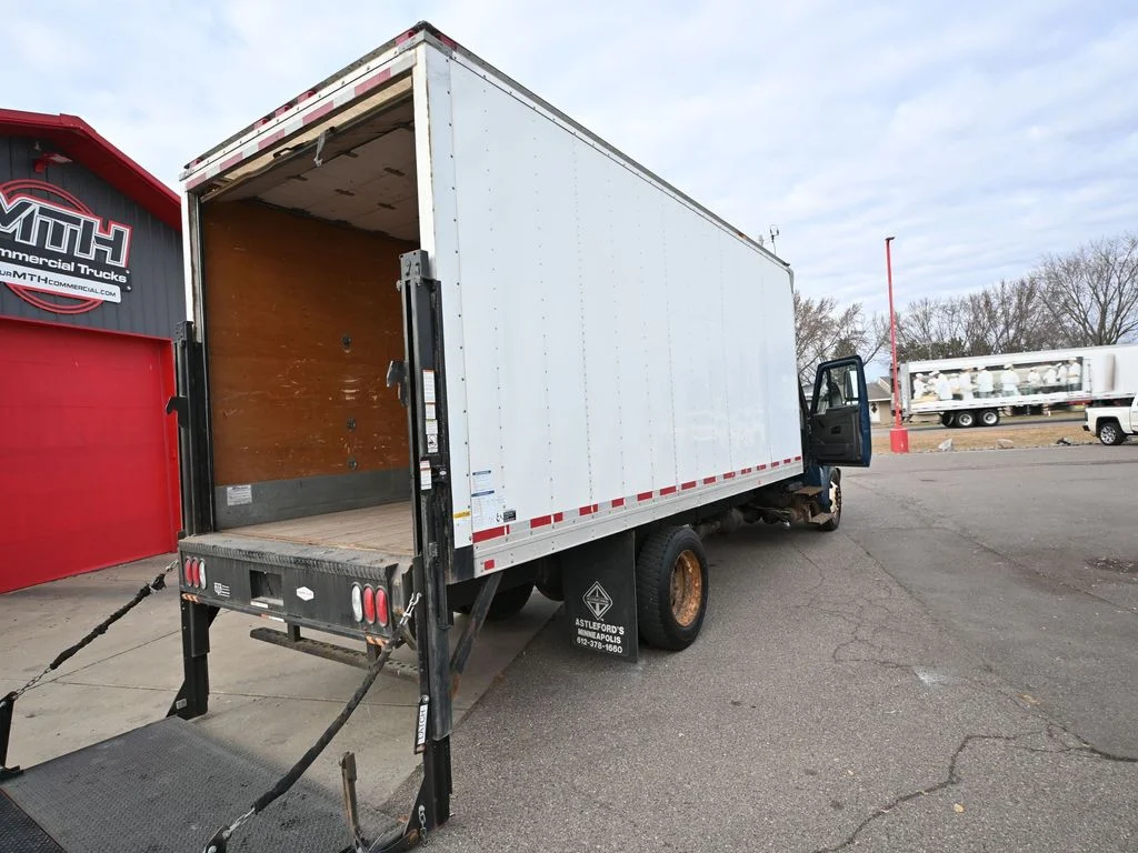 Used 2013 Blue International Series 4400 image 20