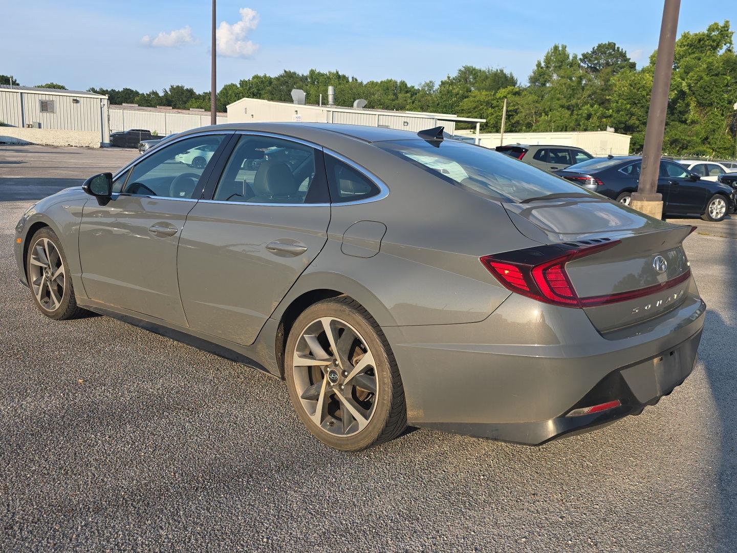 Used 2021 Hampton Gray Hyundai SEL Plus image 5