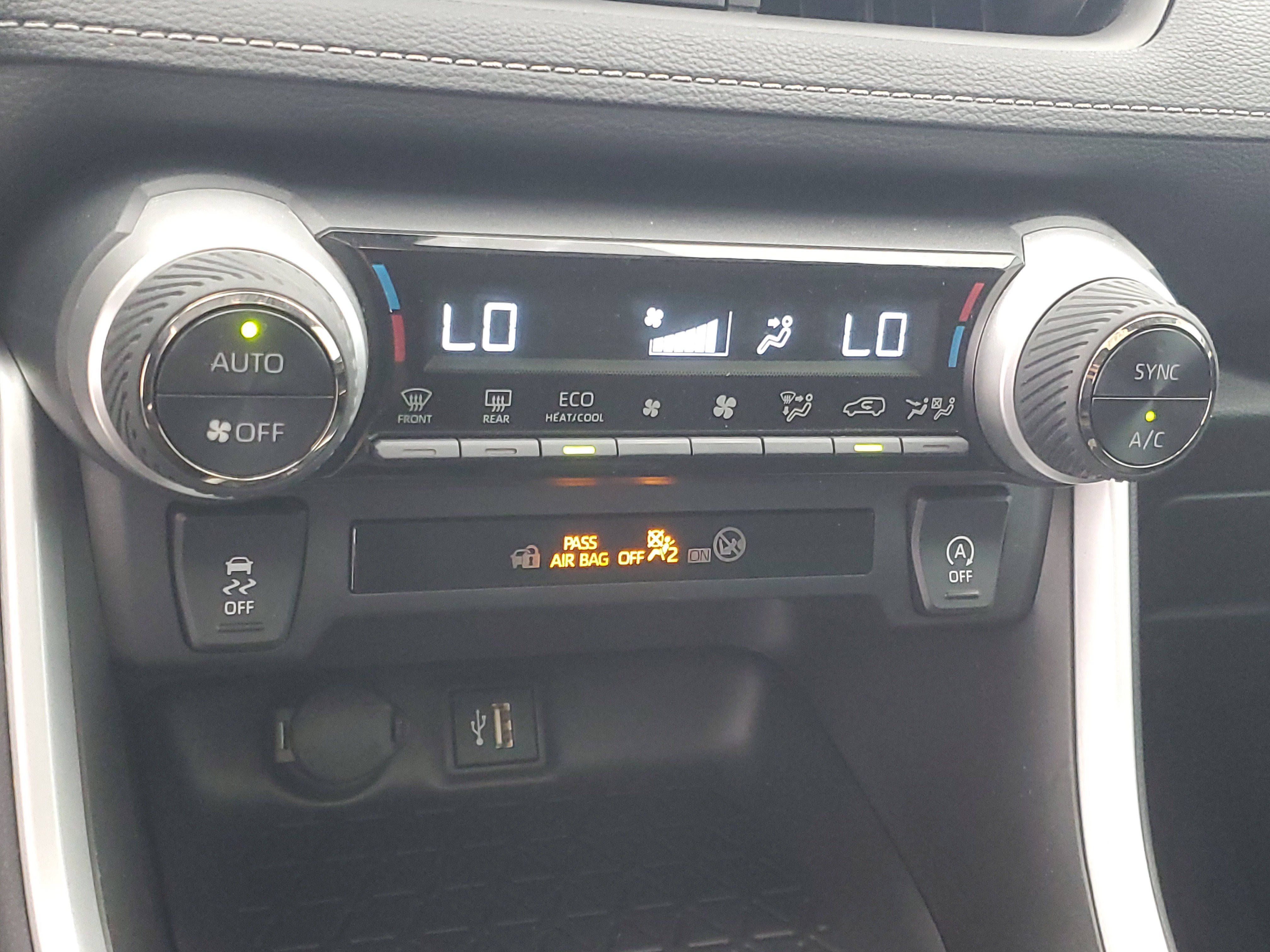 Used 2024 Ice Cap Toyota XLE image 31