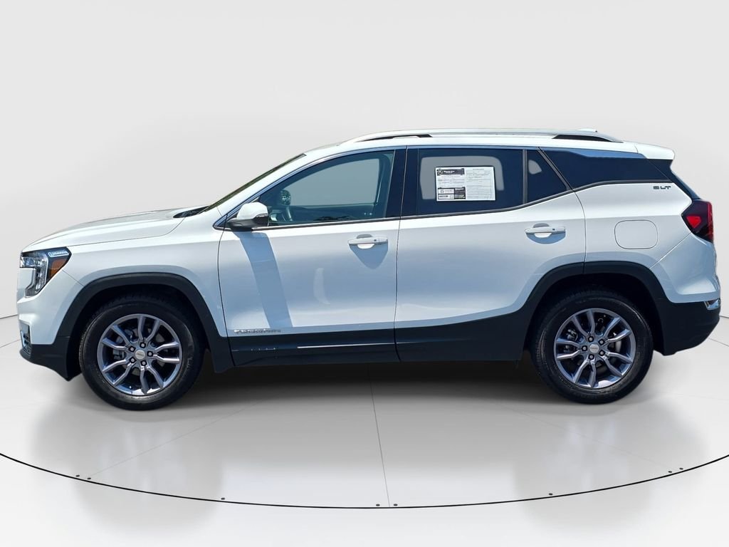 Used 2023 White GMC SLT image 9
