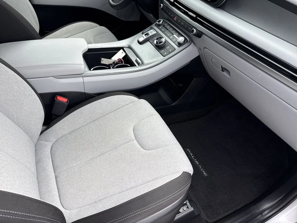 Used 2023 Typhoon Silver Hyundai SE image 32