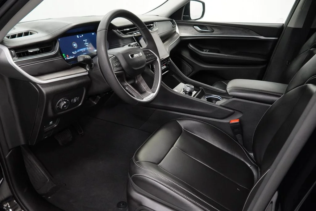 Used 2024 Black Jeep Limited image 18