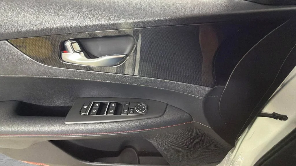 Used 2023 White Kia GT Manual image 26