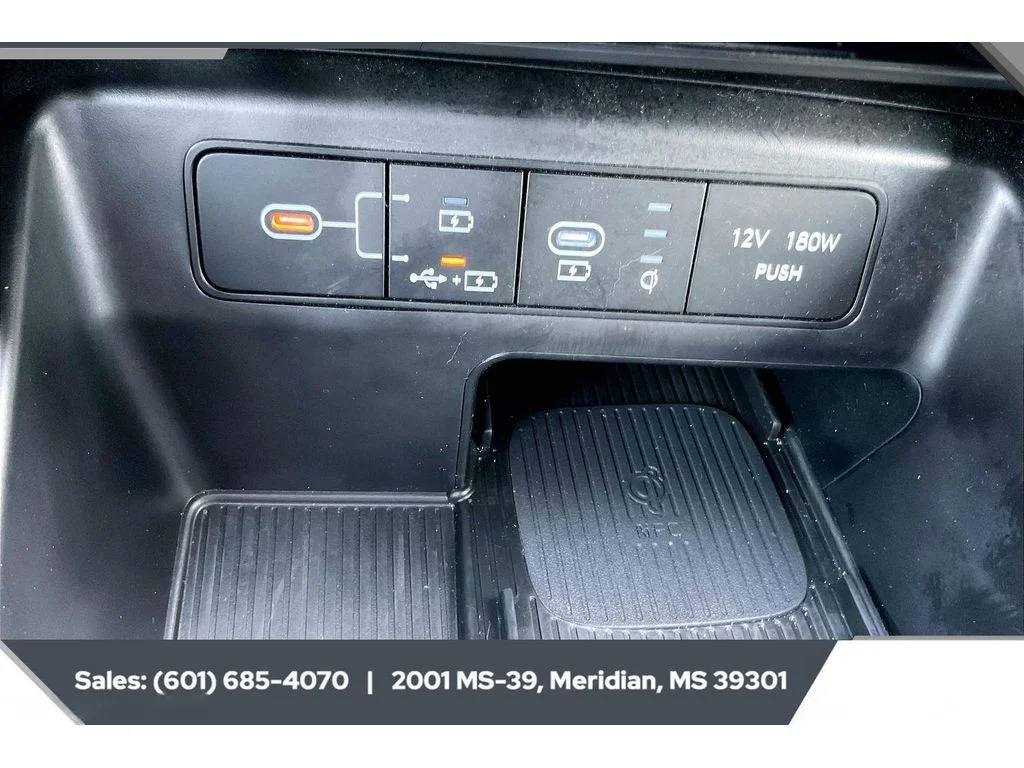 Used 2025 ULTIMATE RED Hyundai SEL image 23
