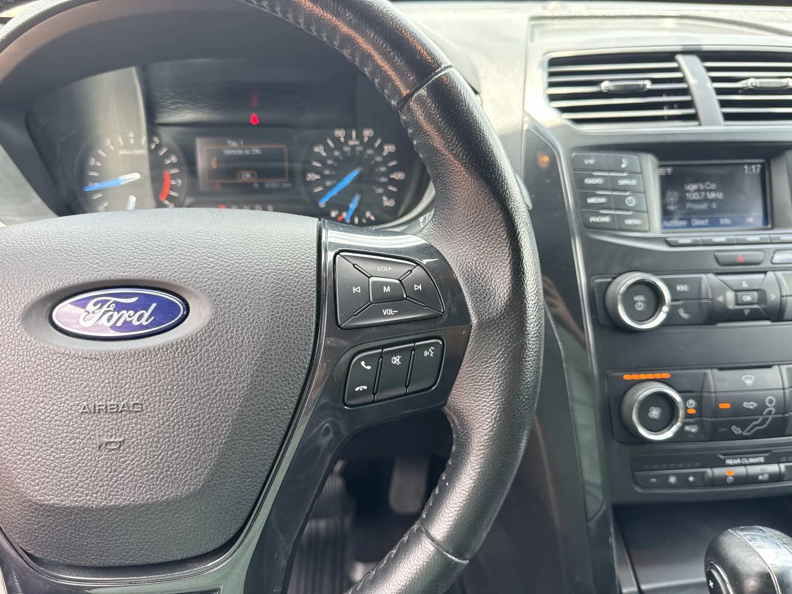 Used 2019 Blue Ford XLT image 23