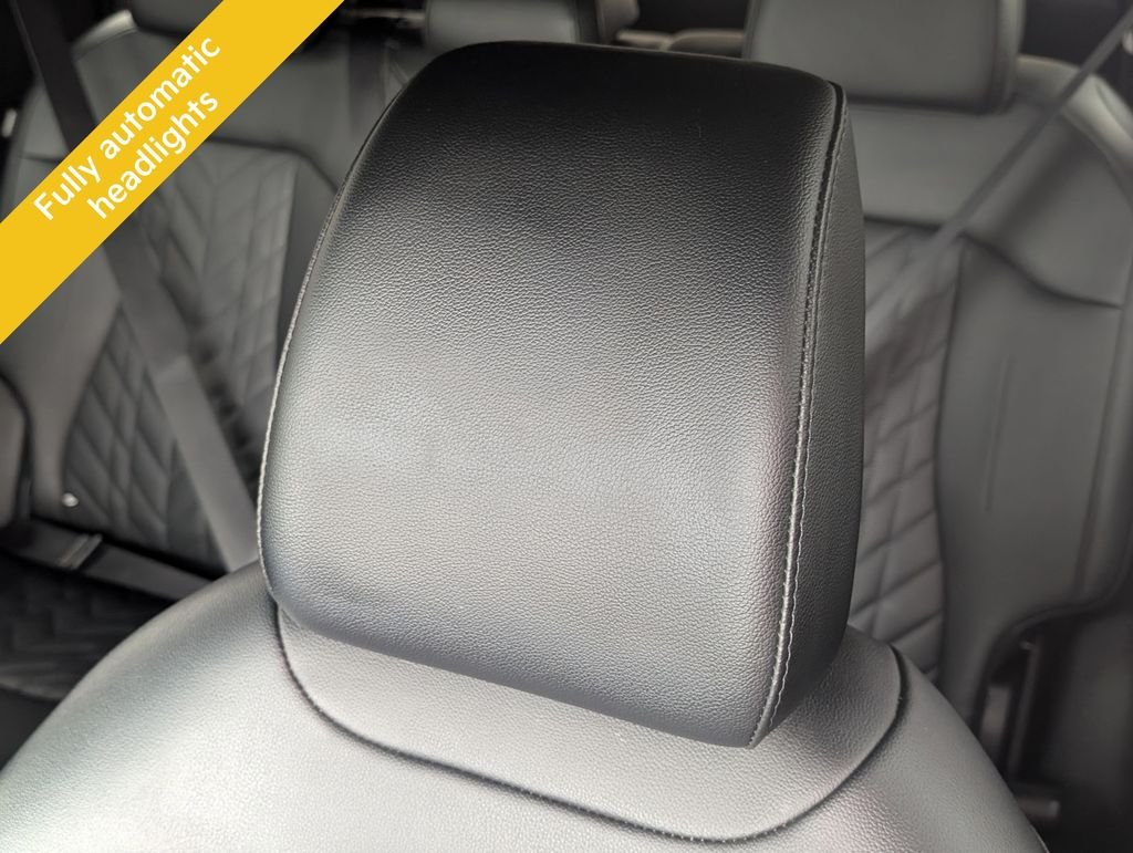 Used 2024 Black Kia X-Pro Prestige image 16