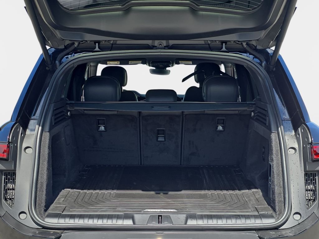 New 2026 Santorini Black Land Rover SE image 12