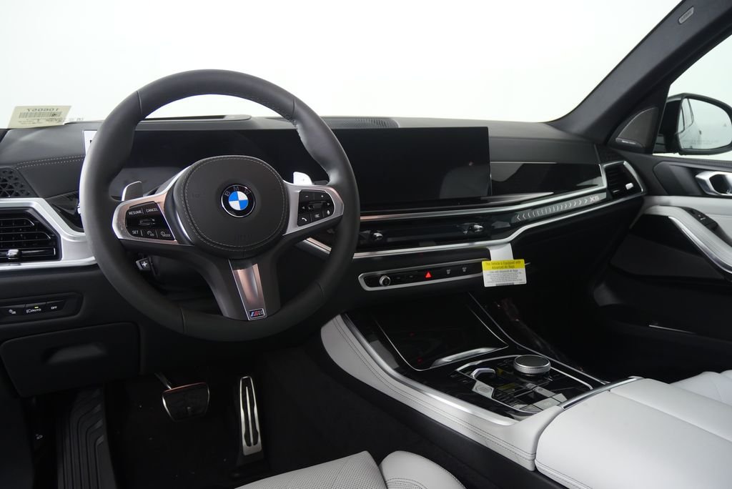 New 2026 Carbon Black Metallic BMW xDrive40i image 17