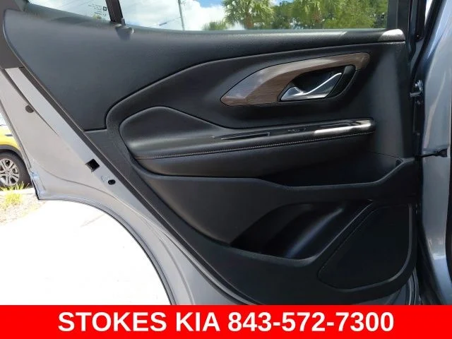 Used 2023 Silver GMC Denali image 26