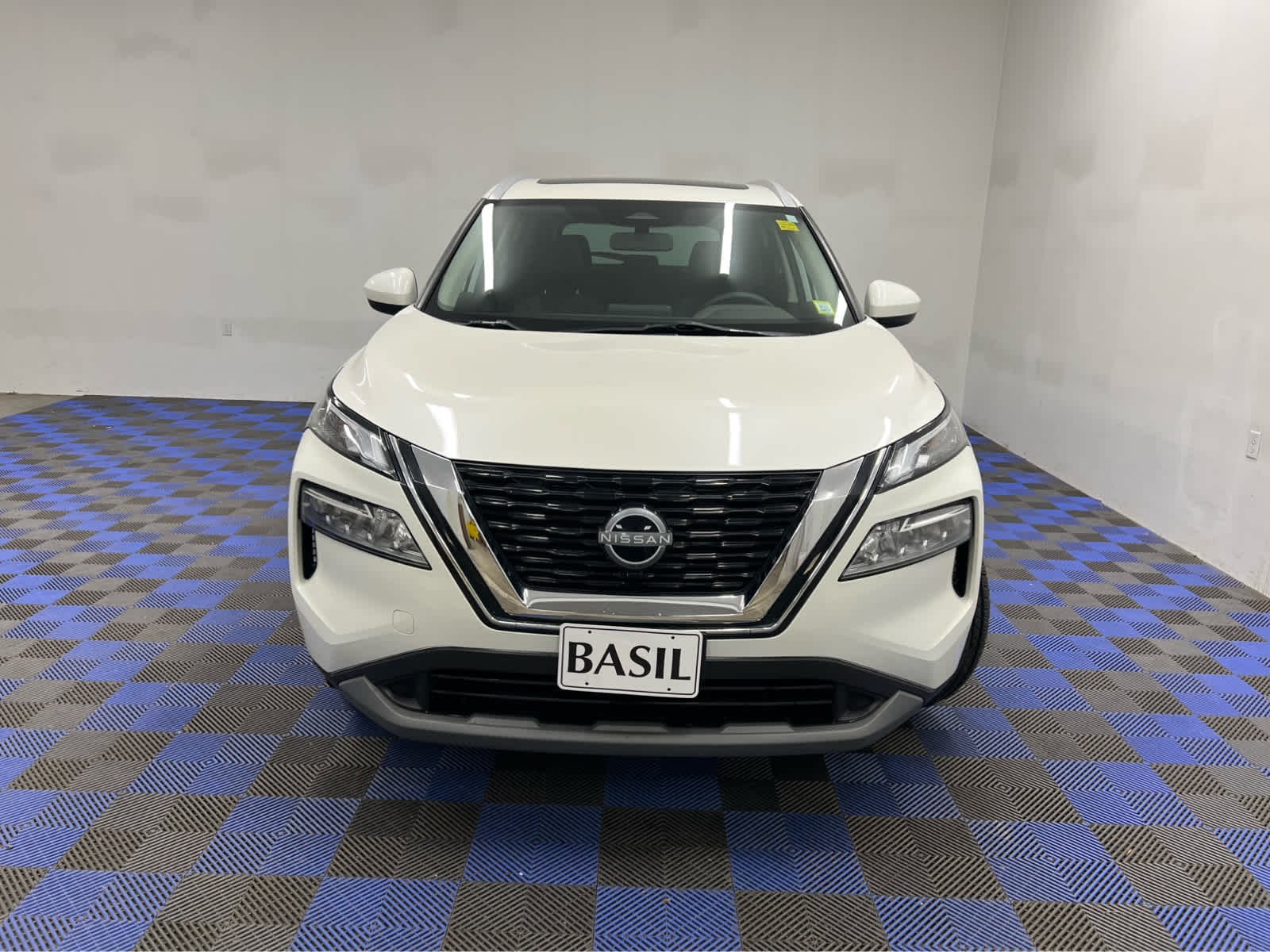 Used 2023 Pearl White Tricoat Nissan SV image 2
