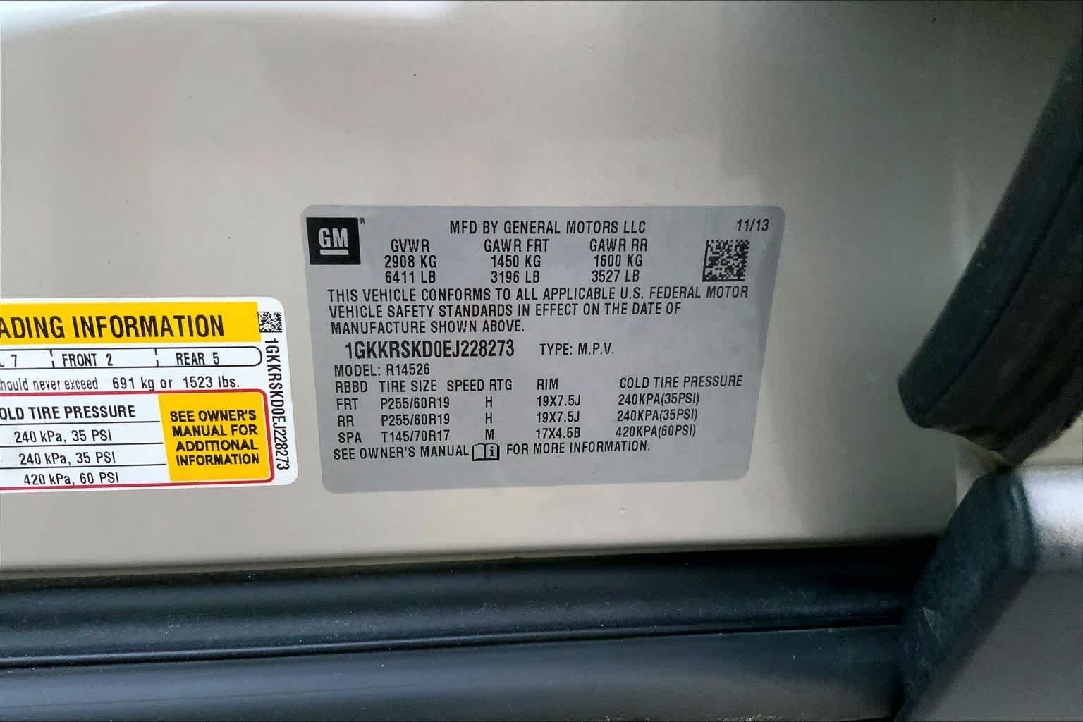 Used 2014 Champagne Silver Metallic GMC SLT image 28