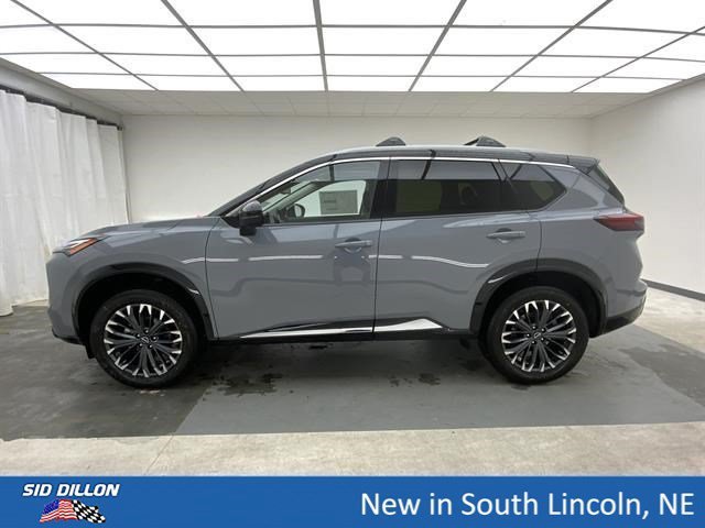 New 2026 Boulder Gray Pearl/Super Black Nissan Platinum image 2