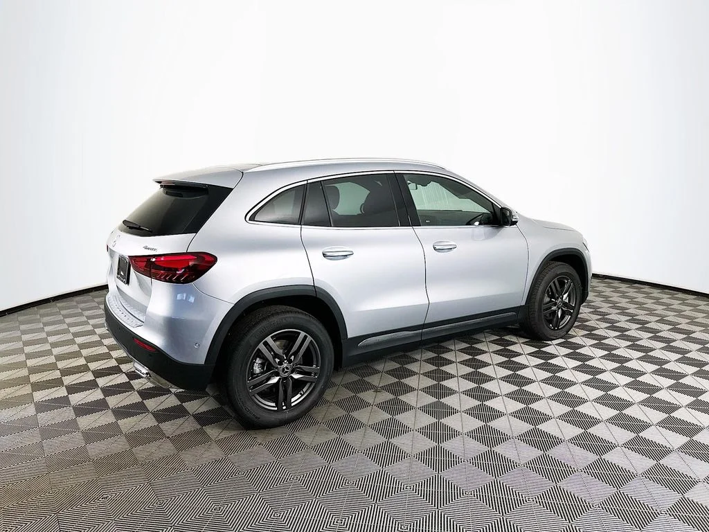 Used 2026 Gray Mercedes-Benz GLA 250 image 6