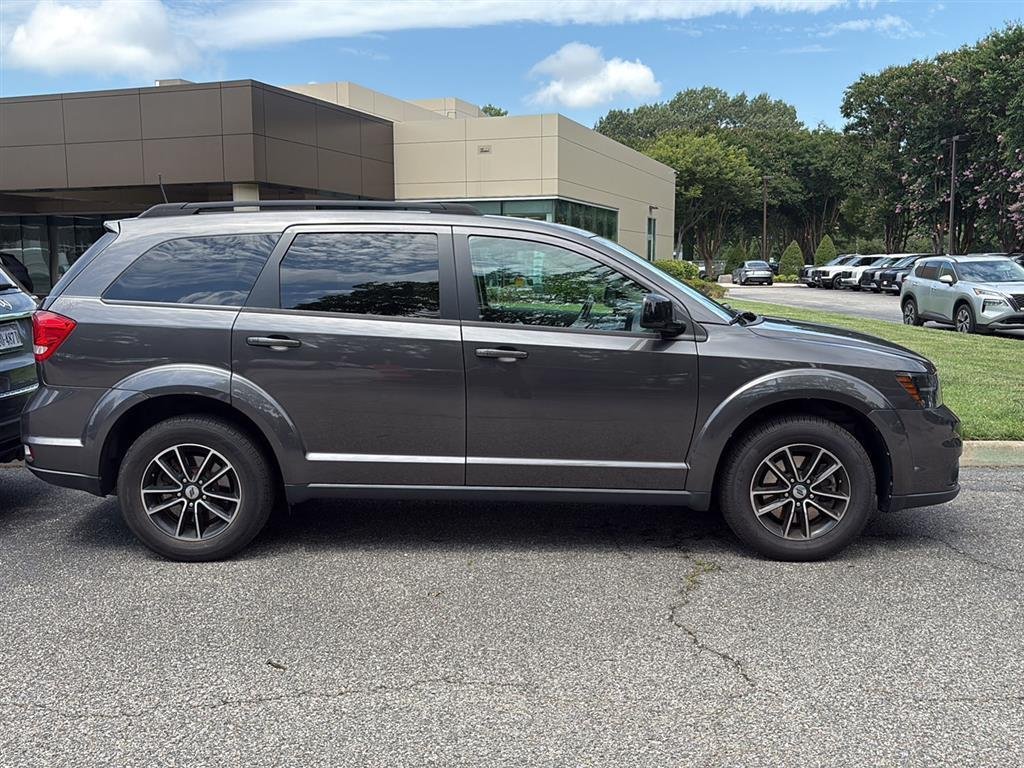 Used 2019 Granite Pearlcoat Dodge SE image 4
