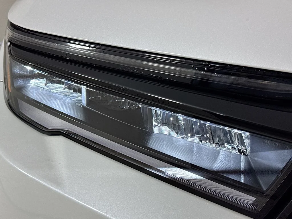New 2026 Platinum White Pearl Honda EX-L image 10