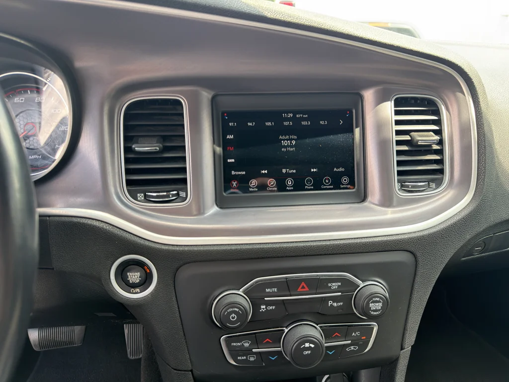 Used 2022 Granite Pearlcoat Dodge SXT image 15