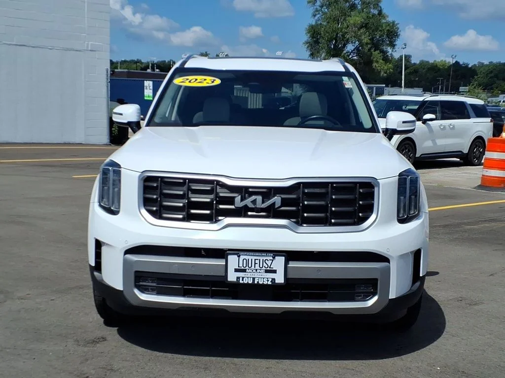 Used 2023 White Kia SX-Prestige image 10