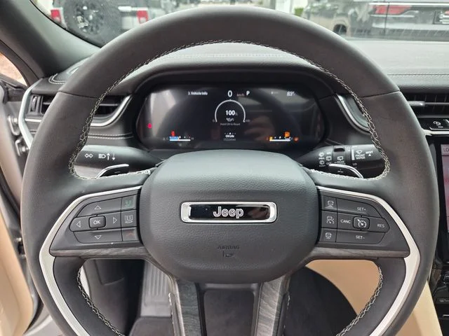 Certified Used 2024 Silver Jeep Limited image 30