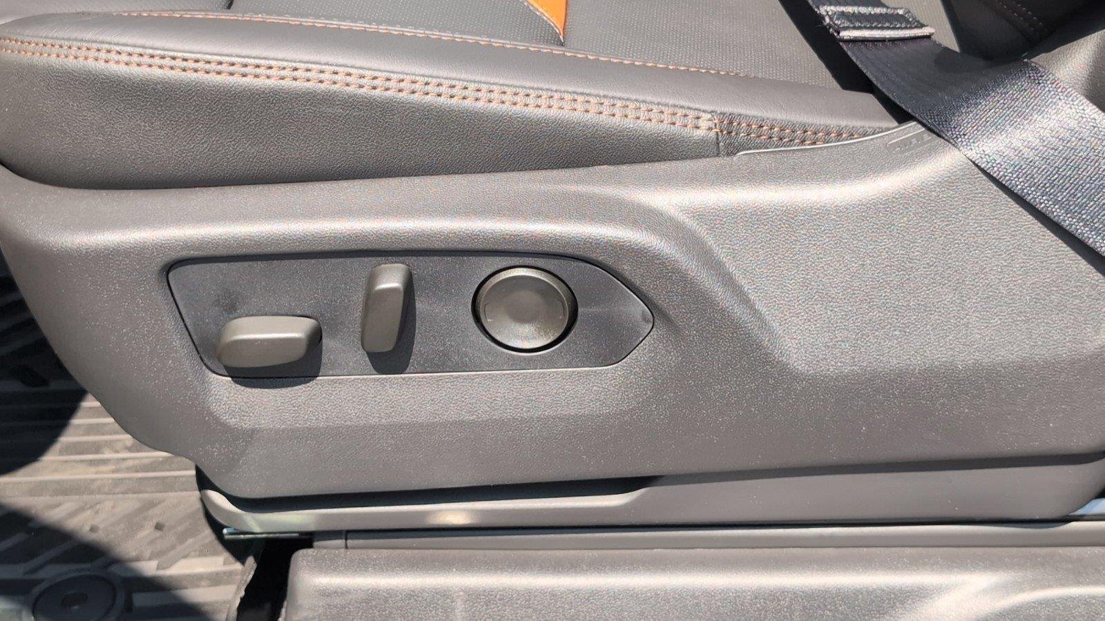 New 2026 Sterling Metallic GMC AT4 image 19