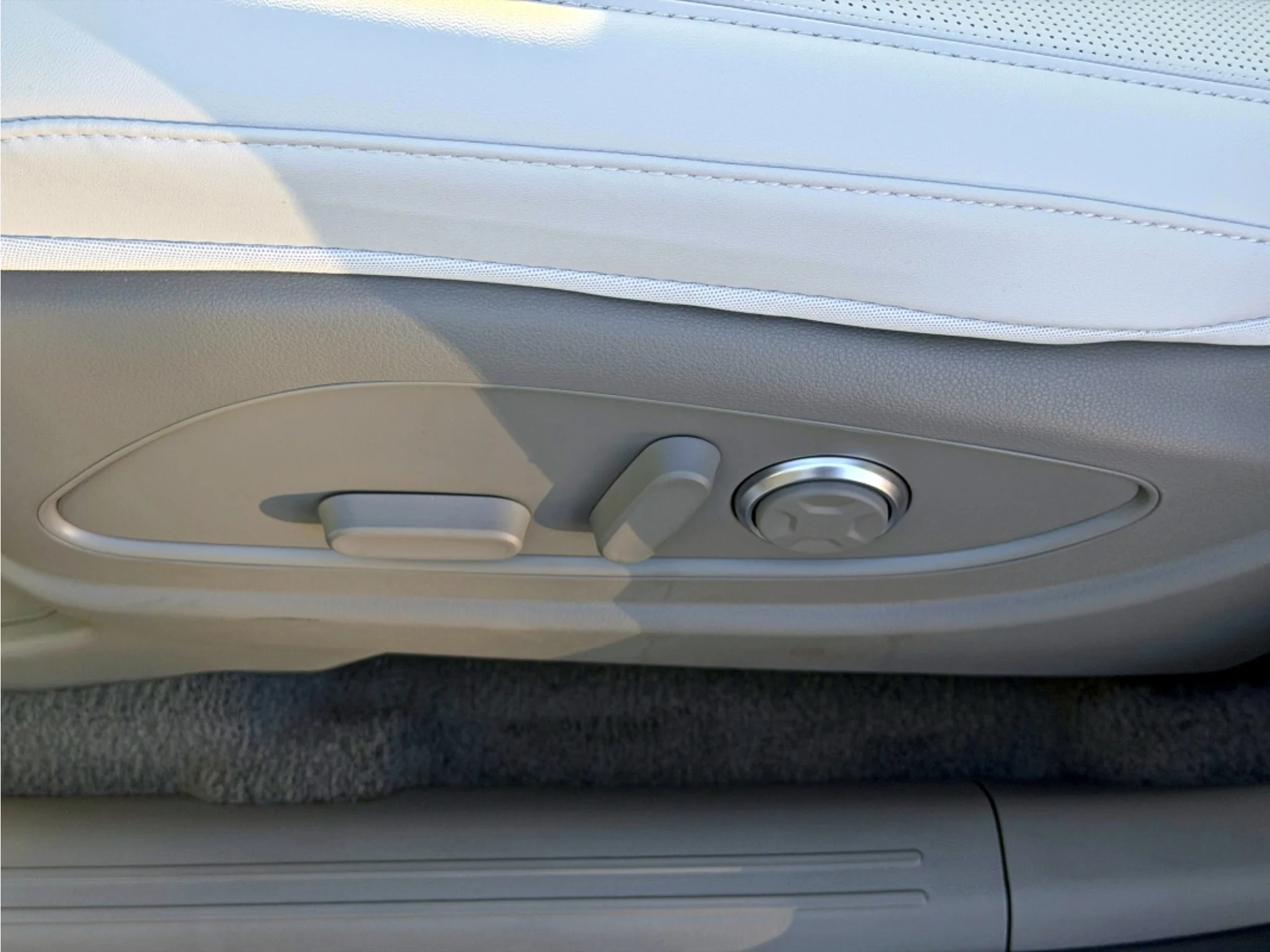 New 2026 Creamy White Pearl Hyundai SEL Premium 7P image 20