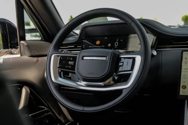 New 2026 Fuji White Land Rover SE image 19