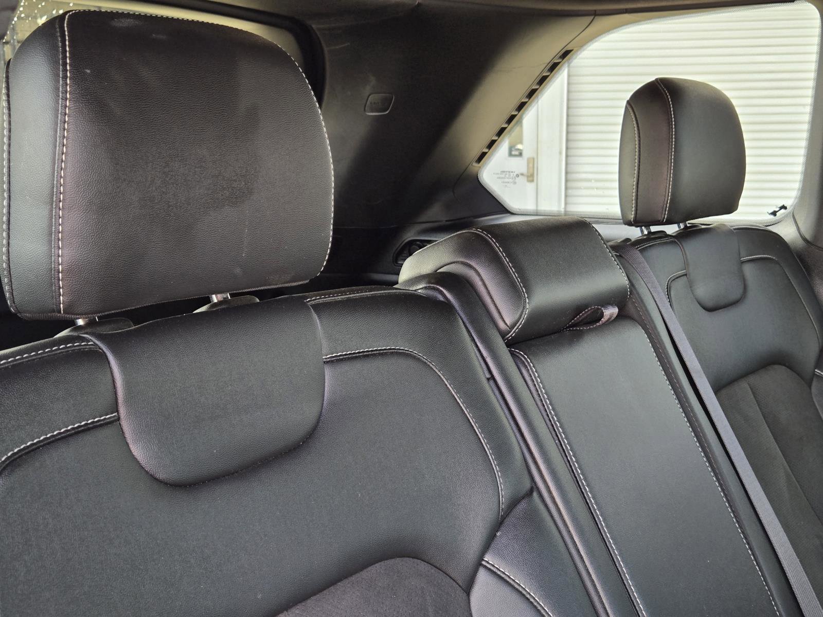 Used 2023 Diamond Black Crystal Pearlcoat Jeep Altitude image 39