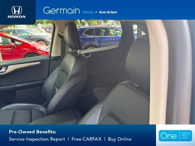 Used 2020 Green Metallic Ford SEL image 17